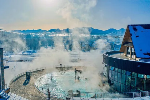 Zakopane: Entrada a las Piscinas Termales de Chocholow con Traslado al Hotel