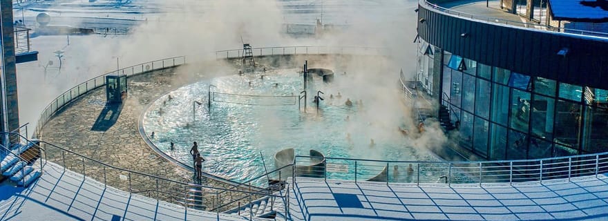 Zakopane : Entrée aux piscines thermales de Chocholow avec transfert à l'hôtel