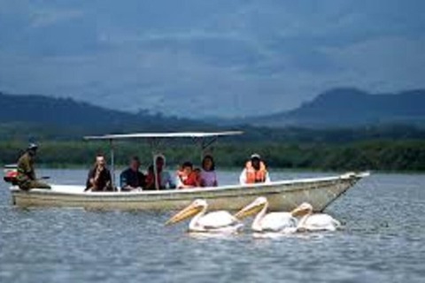 * From Nairobi: Lake Naivasha and Hell's Gate 2-Days.AW