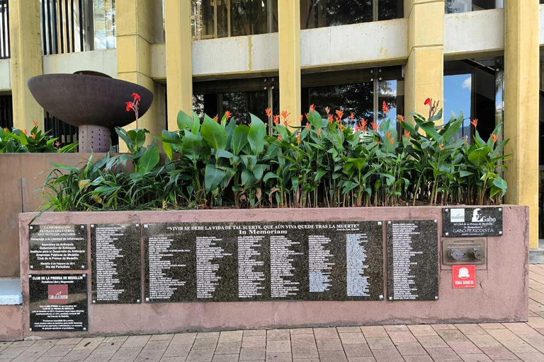 Medellín Through Time – City Sightseeing Tour | Subway, Metrocable, and Historic Center