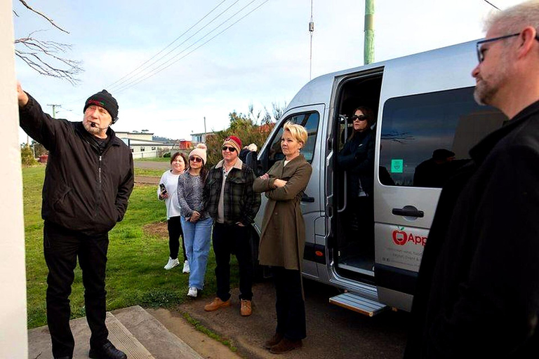 Hobart: Half Day Wine Tour with Tastings & Cheese Hobart: Half Wine Tour with Tastings & Cheese