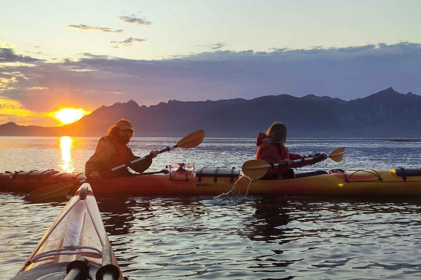Senja: Guidet Evening Kayak Cruise