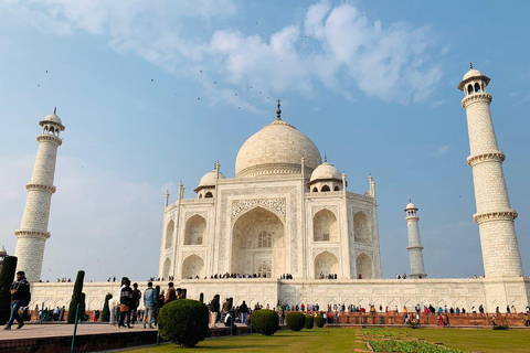 Delhi: Excursão de luxo de 5 dias ao Triângulo Dourado com guia e entradaA excursão inclui: hotel 3 estrelas, carro de aluguel e serviços de guia de turismo.