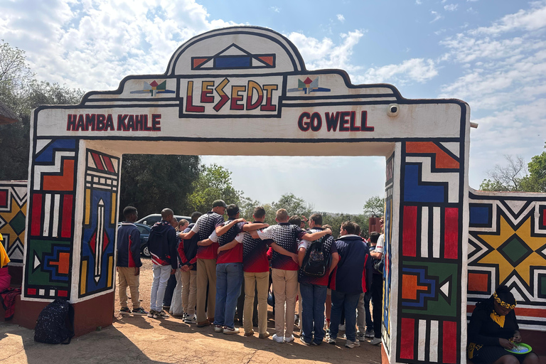 Cultureel dorp en Sterkfontein-grotten &amp; MaropengCultureel dorp en Sterkfontein-grotten en Maropeng