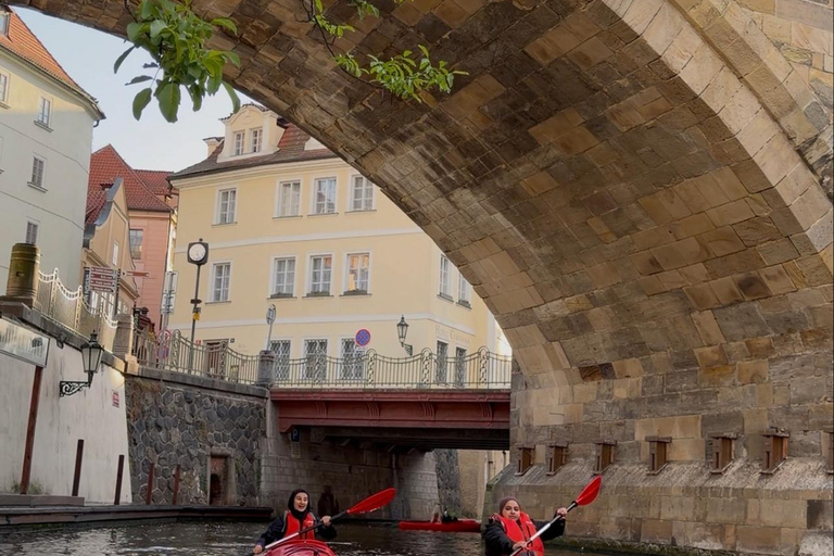 Prague: Charles Bridge & Hidden Canals Kayak Tour