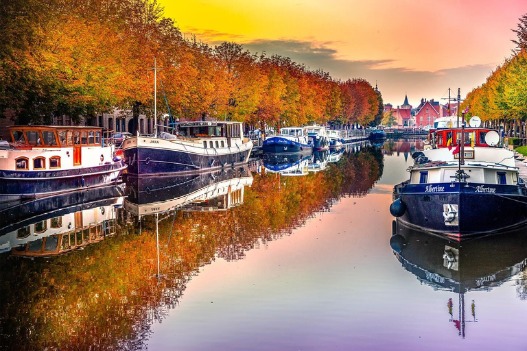 Bruges: Backstage Pass City Tour with Chocolate & Waffles