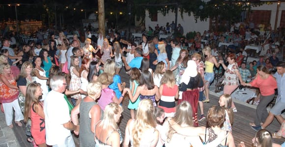 Traditional Cretan Folklore Show with Buffet Dinner & Wine