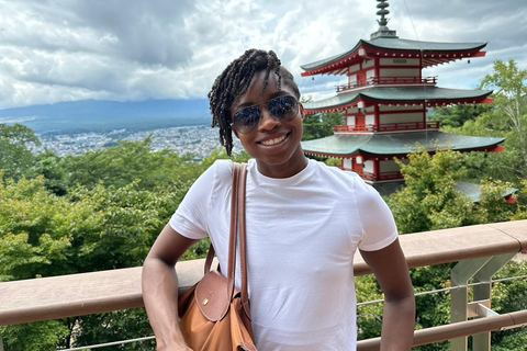 Journée d'excursion autour du mont Fuji et du lac KawaguchiVisite avec prise en charge au monument "LOVE" de Shinjuku