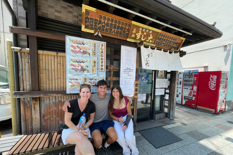 جولة سيرًا على الأقدام في سوق تسوكيجي للأسماك القديم