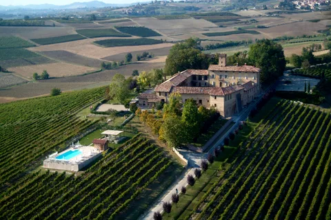 Monferrato: Visita al Museo e Degustazione al Castello di Razzano