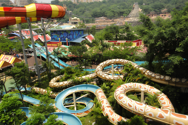 Sunway Lagoon 6 Parks Pass with Transfers & Dinner
