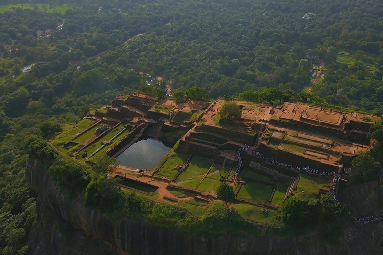 From Anuradhapura: Sigiriya Rock & Dambulla Cave & Drop-off