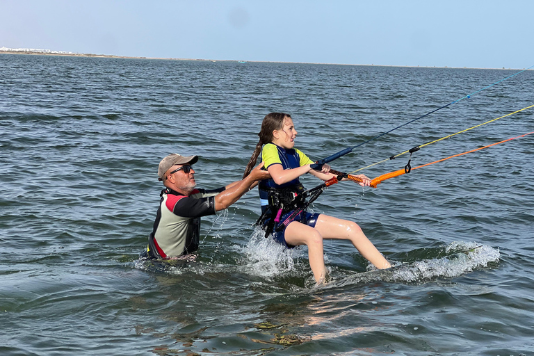 Djerba: 2-timmars kitesurf-provlektion för nybörjareDjerba: 2 timmars provlektion i kitesurfing för nybörjare