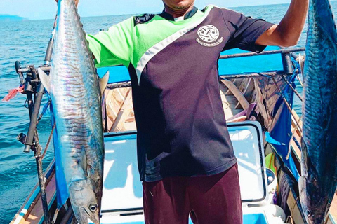 Ko Lanta: Passeio exclusivo de pesca em um barco de cauda longa particularAventura de pesca particular de dia inteiro