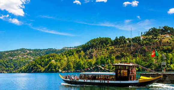 Porto: Flussfahrt im Douro-Tal nach/von Régua