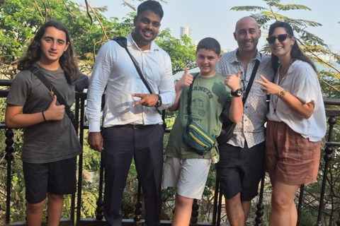 Mumbai: Guided City Tour with Chai and Fishermen