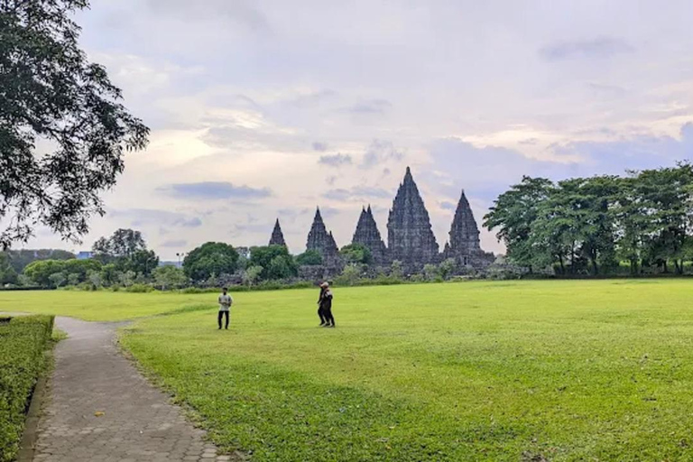 Yogyakarta : visite d&#039;une journée à Prambanan, Merapi en Jeep et BorobudurYogyakarta : visite d&#039;une journée de Prambanan, Merapi en Jeep et Borobudur