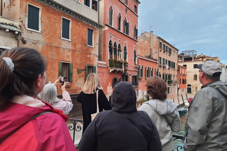 Venetië: Stadswandeling met gids langs de belangrijkste bezienswaardighedenVenetië: Hoogtepunten en schatten wandeltour