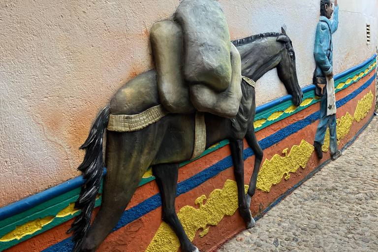From Medellín: Guatapé and San Rafael 2-Day Adventure