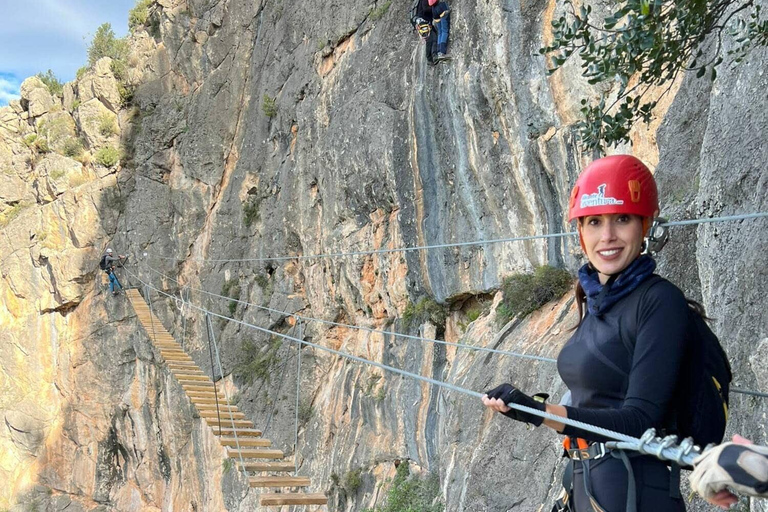 Marxuquera: Via Ferrata La FalconeraMarxuquera: Via Ferrata naar Falconera