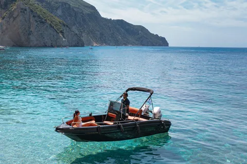 Corfù: tour privato di 2 ore e mezza in motoscafo a Porto Timoni