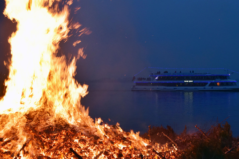 Hamburg: Osterfeuer und Lichterfahrt am Ostersamstag