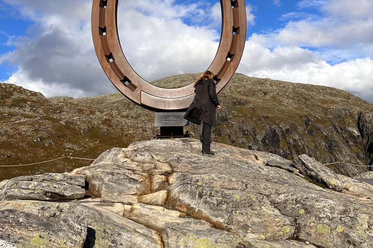 Excursão à geleira Briksdal e ao teleférico Loen com trasladoOlden: Geleira Briksdal e passeio de teleférico em Loen com almoço