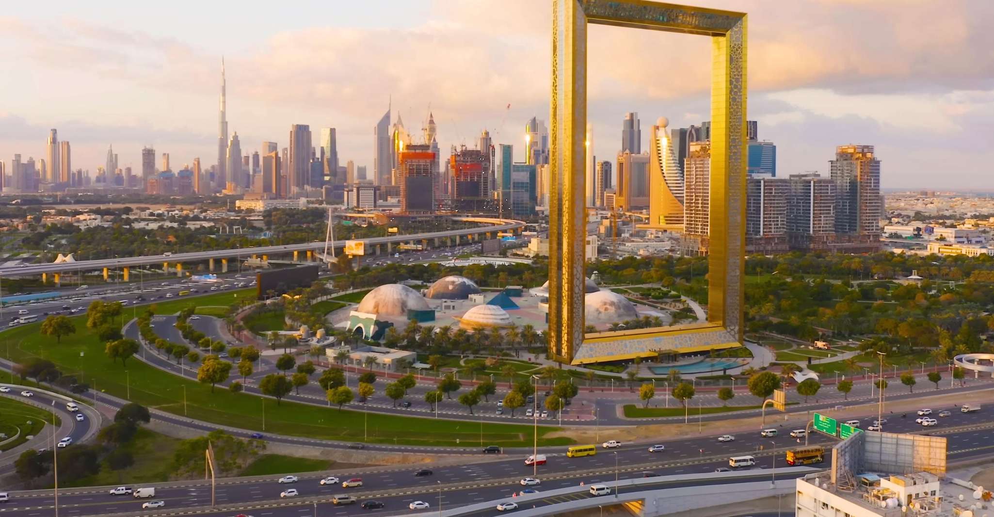 Dubai: Entry Ticket to the Dubai Frame with Deck Access