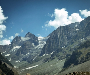 Srinagar: Excursión de un día a Sonamarg - La Aventura de la Pradera Dorada