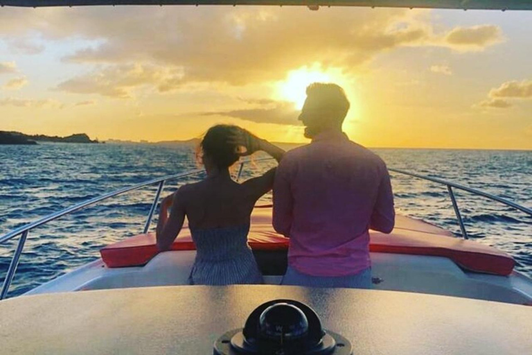 St Maarten: Privé boottocht bij zonsondergang met wijn en kaas