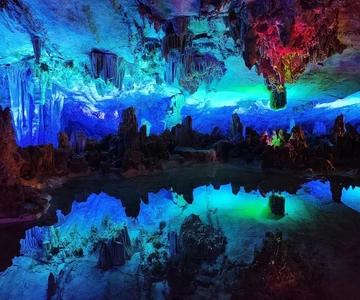 Guilin: 1-Daagse Grot, Xianggong Hill, Bamboeboot & Show