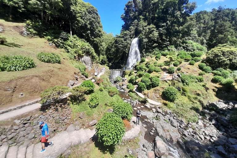 Açores : Circuit de 2 jours à São Miguel pour les volcans de l'Ouest et de l'EstCircuit de 2 jours sur l'île INCLUANT les déjeuners