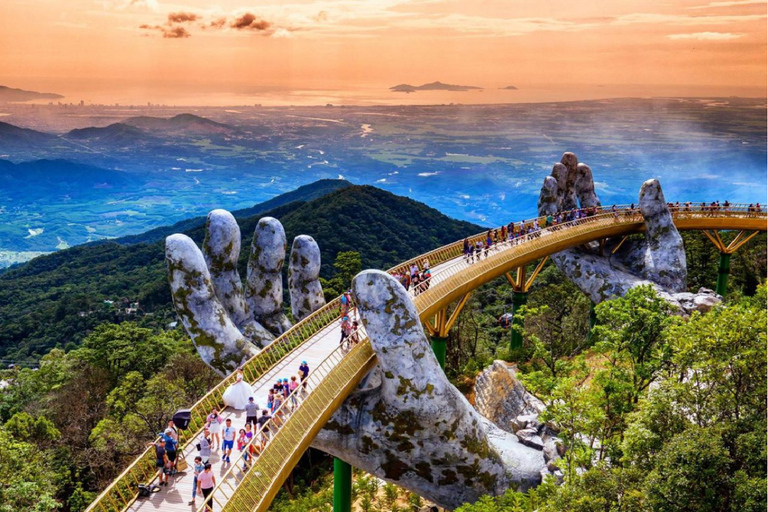 Danang/Hoian: Colline di Ba Na con ponte della Mano d&#039;Oro e buffetColline di Ba Na con il Ponte della Mano d&#039;Oro - Opzione per piccoli gruppi