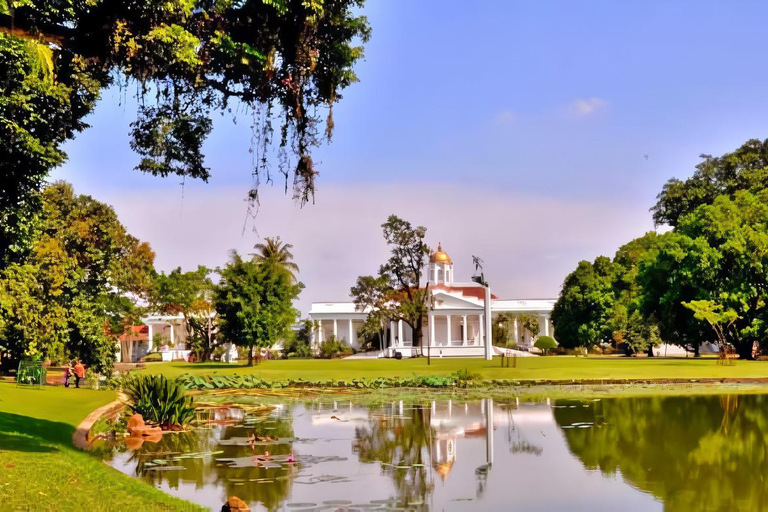 De Jacarta : Jardim Botânico, Cachoeiras, Vistas Naturais