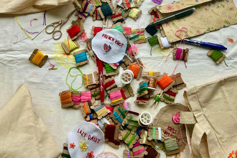 Berlín: Taller de bordado de flores vulvasBerlín: Taller de bordado de flores en la vulva