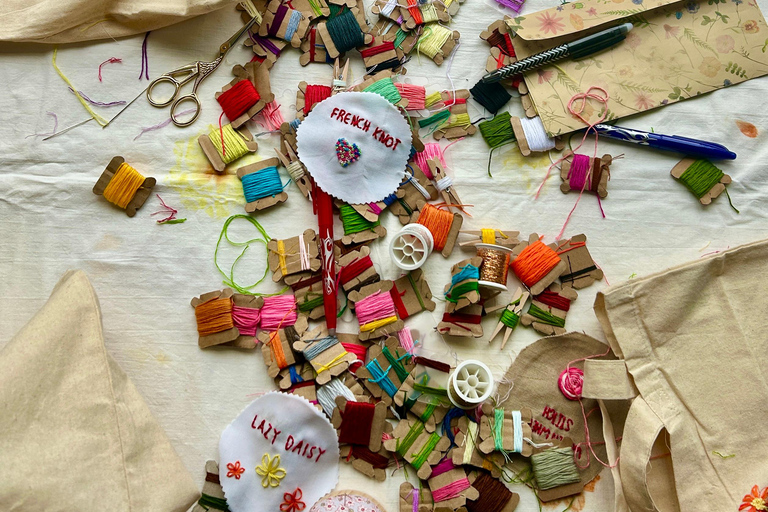 Berlín: Taller de bordado de flores vulvasBerlín: Taller de bordado de flores en la vulva