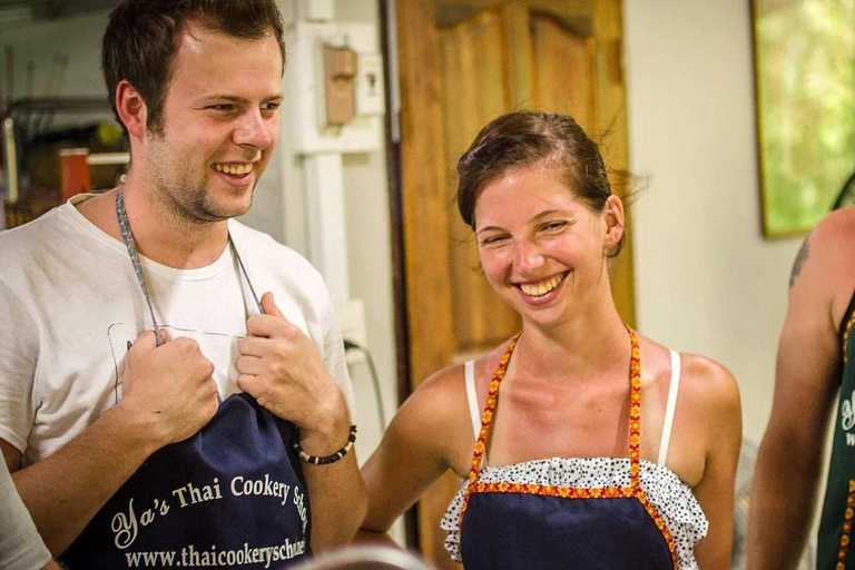 Krabi: Ya Thai evening Cooking Class with Transfer in Aonang Set Menu C