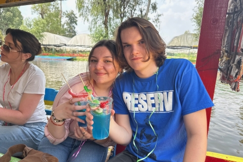 Xochimilco: Boat Tour with mixology class
