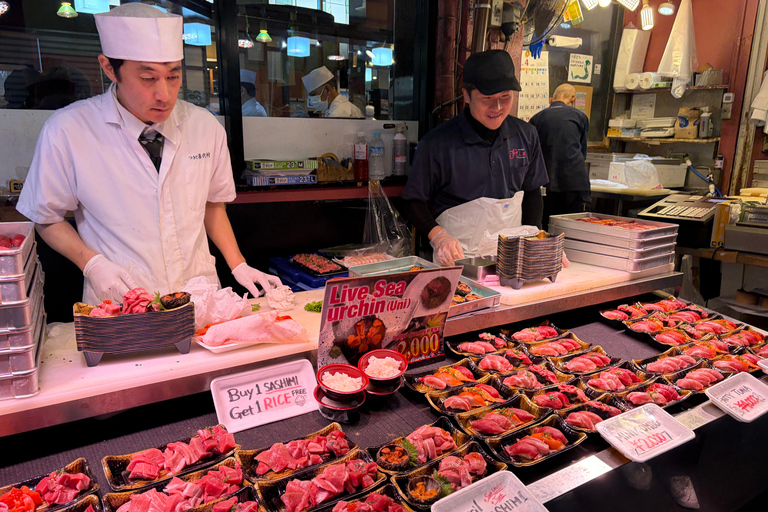 Tokyo Street Food: All-Inclusive Tsukiji Market experience
