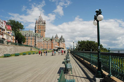 Tour a pie romántico por Quebec en pareja