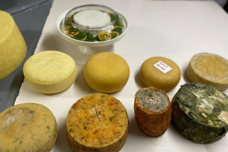 Nairobi: Brown's Cheese Tasting Room Tour with Lunch