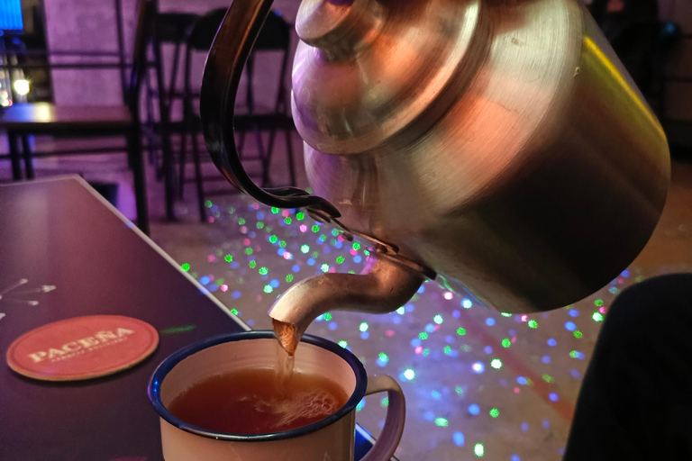 La Paz: Histórias da comida de rua e tour noturnoTour em grupo padrão – Grupo pequeno, experiência partilhada