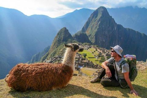 Machu Picchu: Circuit 2A (Classic Route) + Bus & Local Guide Last-Minute: Circuit 3B with Guide Included