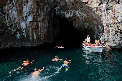 Kotor: Private Bay Cruise and Guided Sightseeing Tour