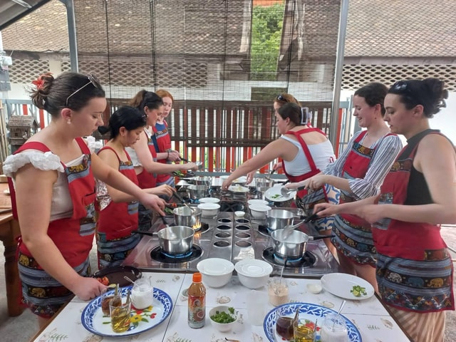 Bangkok: Cook authentic Thai food with Smart Cook