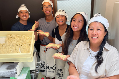 Experiência particular de fazer macarrão ramen em KyotoExperiência de fazer macarrão ramen em Kyoto