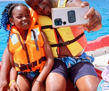 Escursione di snorkeling con guida locale certificata.