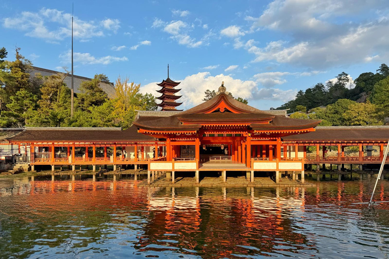 Hiroshima & Miyajima Island: Small Group Full-Day Sightseeing Tour