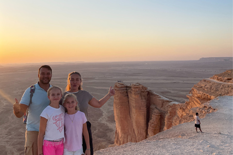 Riyadh: Edge of the World, Sadus Village & Bat Cave Tour Edge of the World, Sadus Village..etc(Private tour)