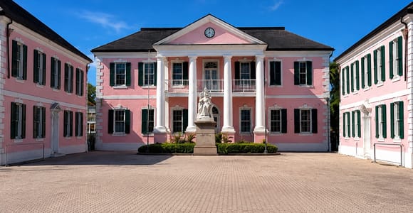 Nassau: Guided Walking Tour with Local Guide